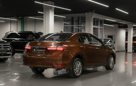 Toyota Corolla, 2018 год, 1 940 000 рублей, 5 фотография