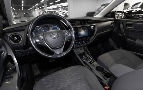 Toyota Corolla, 2018 год, 1 940 000 рублей, 7 фотография