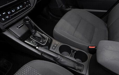 Toyota Corolla, 2018 год, 1 940 000 рублей, 13 фотография
