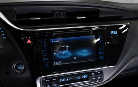 Toyota Corolla, 2018 год, 1 940 000 рублей, 15 фотография