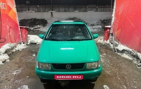 Volkswagen Polo III рестайлинг, 1996 год, 130 000 рублей, 8 фотография