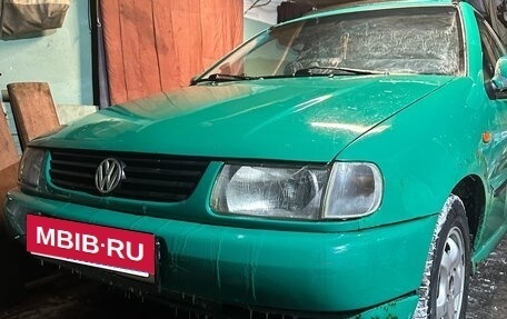 Volkswagen Polo III рестайлинг, 1996 год, 130 000 рублей, 2 фотография