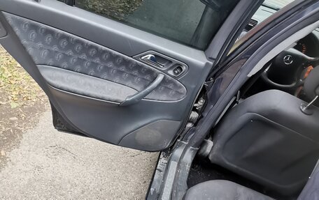 Mercedes-Benz C-Класс, 2001 год, 250 000 рублей, 13 фотография