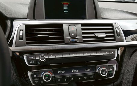 BMW 3 серия, 2018 год, 1 850 000 рублей, 14 фотография