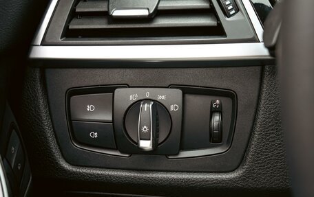 BMW 3 серия, 2018 год, 1 850 000 рублей, 19 фотография