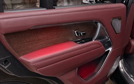 Land Rover Range Rover IV рестайлинг, 2024 год, 21 000 000 рублей, 10 фотография
