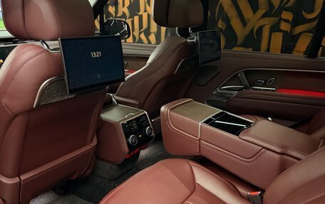 Land Rover Range Rover IV рестайлинг, 2024 год, 21 000 000 рублей, 9 фотография