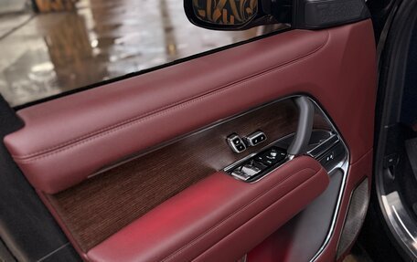 Land Rover Range Rover IV рестайлинг, 2024 год, 21 000 000 рублей, 18 фотография