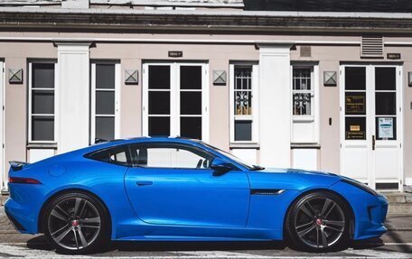 Jaguar F-Type I рестайлинг 2, 2016 год, 5 890 000 рублей, 4 фотография