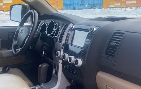 Toyota Sequoia II рестайлинг, 2007 год, 2 650 000 рублей, 1 фотография