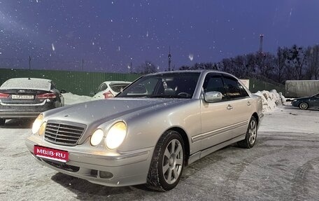 Mercedes-Benz E-Класс, 2000 год, 580 000 рублей, 1 фотография