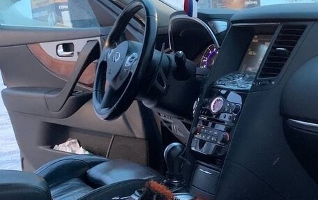 Infiniti QX70, 2014 год, 1 470 000 рублей, 11 фотография