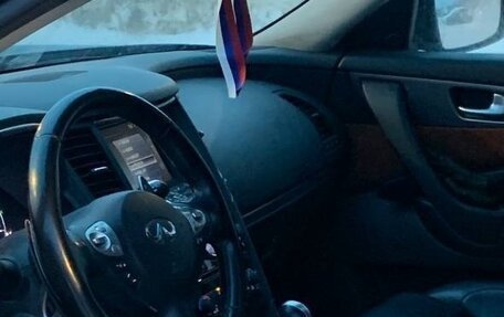 Infiniti QX70, 2014 год, 1 470 000 рублей, 12 фотография