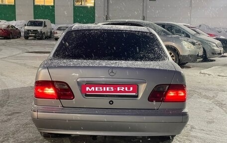 Mercedes-Benz E-Класс, 2000 год, 580 000 рублей, 5 фотография
