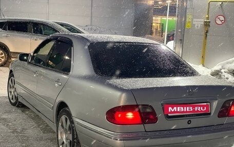 Mercedes-Benz E-Класс, 2000 год, 580 000 рублей, 6 фотография