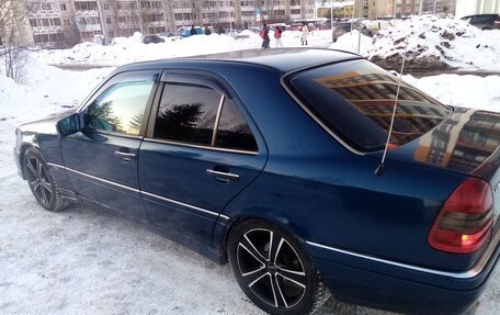 Mercedes-Benz C-Класс, 1995 год, 260 000 рублей, 5 фотография