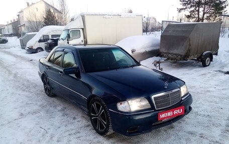 Mercedes-Benz C-Класс, 1995 год, 260 000 рублей, 3 фотография