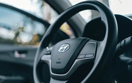 Hyundai Solaris II рестайлинг, 2018 год, 1 350 000 рублей, 13 фотография