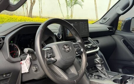 Toyota Land Cruiser, 2025 год, 12 770 000 рублей, 9 фотография