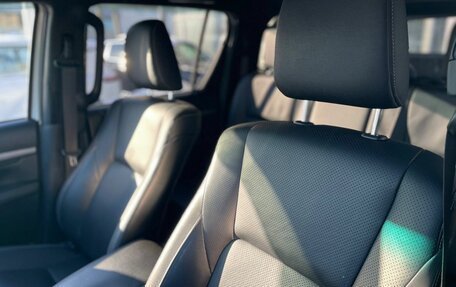 Toyota Hilux VIII, 2020 год, 3 890 000 рублей, 12 фотография