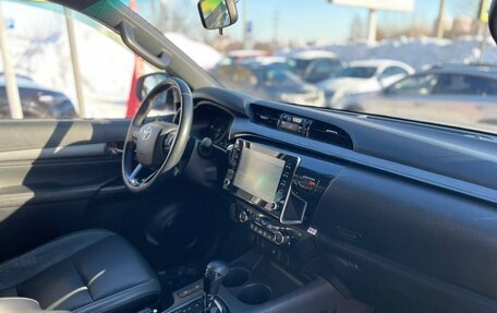 Toyota Hilux VIII, 2020 год, 3 890 000 рублей, 21 фотография