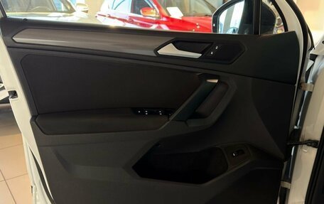 Volkswagen Tiguan II, 2020 год, 2 660 000 рублей, 13 фотография