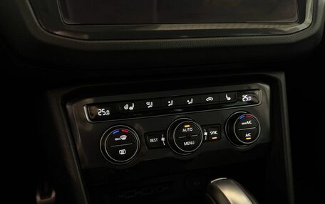 Volkswagen Tiguan II, 2020 год, 2 660 000 рублей, 29 фотография