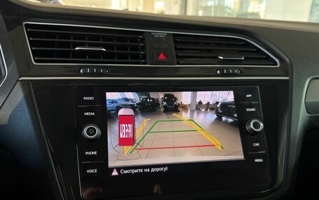 Volkswagen Tiguan II, 2020 год, 2 660 000 рублей, 30 фотография