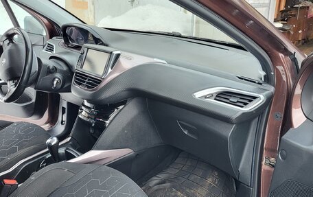 Peugeot 2008 II, 2014 год, 595 000 рублей, 8 фотография