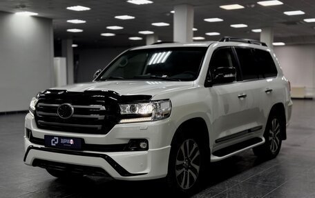Toyota Land Cruiser 200, 2017 год, 5 850 000 рублей, 1 фотография