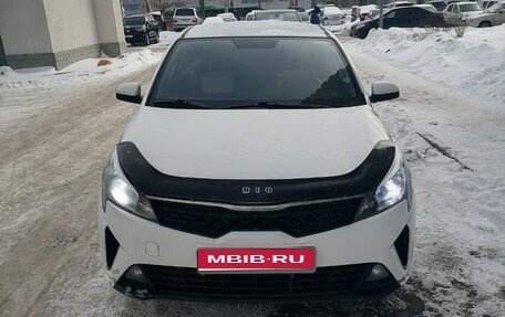 KIA Rio IV, 2021 год, 890 000 рублей, 1 фотография