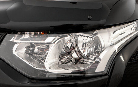 Mitsubishi Outlander III рестайлинг 3, 2013 год, 1 999 000 рублей, 8 фотография