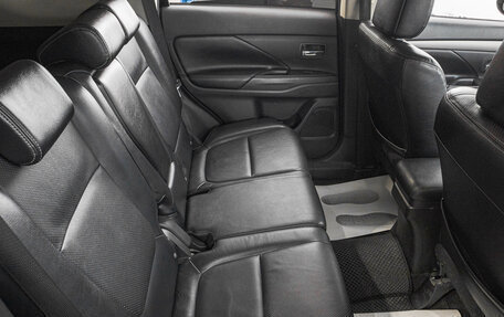 Mitsubishi Outlander III рестайлинг 3, 2013 год, 1 999 000 рублей, 26 фотография