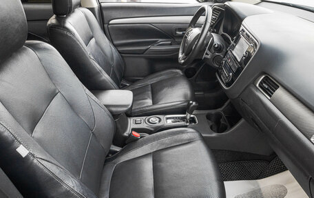 Mitsubishi Outlander III рестайлинг 3, 2013 год, 1 999 000 рублей, 24 фотография