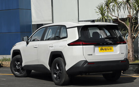 Toyota RAV4, 2026 год, 3 240 000 рублей, 7 фотография