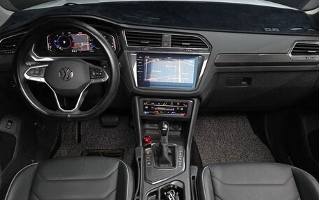 Volkswagen Tiguan II, 2022 год, 2 450 000 рублей, 5 фотография