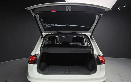 Volkswagen Tiguan II, 2022 год, 2 450 000 рублей, 17 фотография