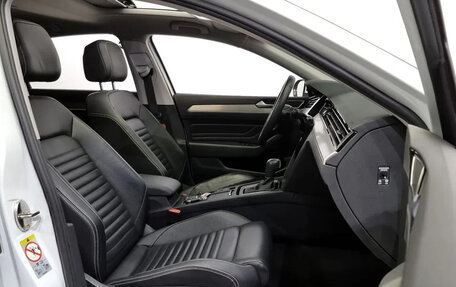 Volkswagen Passat B8 рестайлинг, 2022 год, 1 694 000 рублей, 6 фотография