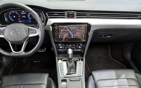 Volkswagen Passat B8 рестайлинг, 2022 год, 1 694 000 рублей, 8 фотография