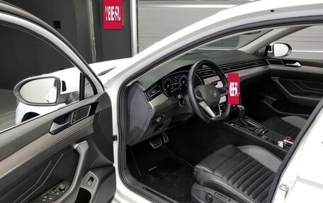 Volkswagen Passat B8 рестайлинг, 2022 год, 1 694 000 рублей, 5 фотография