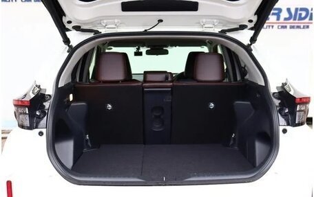 Toyota Yaris Cross, 2021 год, 2 000 000 рублей, 8 фотография