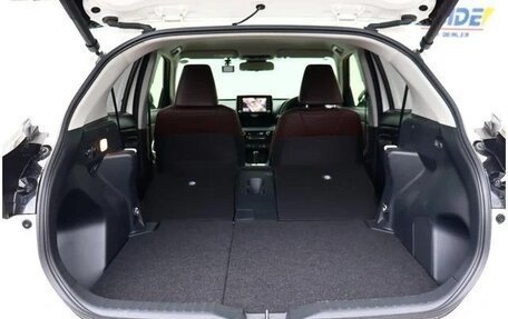 Toyota Yaris Cross, 2021 год, 2 000 000 рублей, 10 фотография