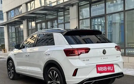 Volkswagen T-Roc I, 2023 год, 1 530 000 рублей, 6 фотография