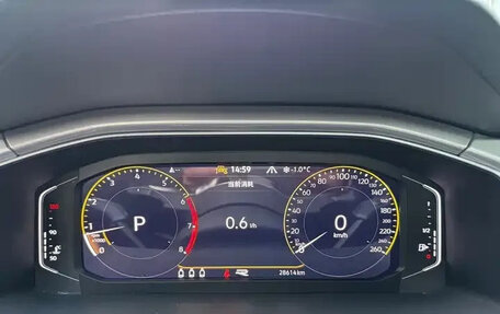 Volkswagen T-Roc I, 2023 год, 1 530 000 рублей, 13 фотография