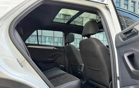 Volkswagen T-Roc I, 2023 год, 1 530 000 рублей, 20 фотография