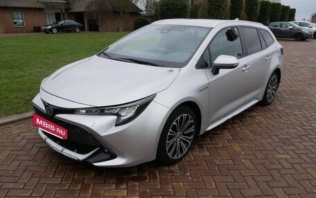 Toyota Corolla, 2021 год, 2 000 000 рублей, 3 фотография