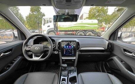 Hyundai ix35, 2022 год, 1 300 000 рублей, 10 фотография