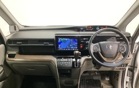 Honda Stepwgn IV, 2021 год, 1 710 000 рублей, 4 фотография