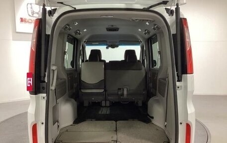 Honda Stepwgn IV, 2021 год, 1 710 000 рублей, 18 фотография