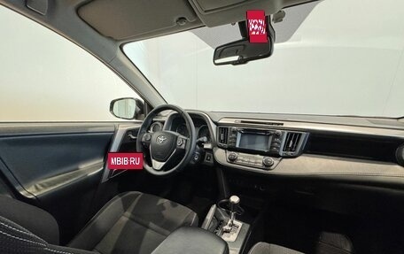 Toyota RAV4, 2016 год, 2 350 000 рублей, 11 фотография